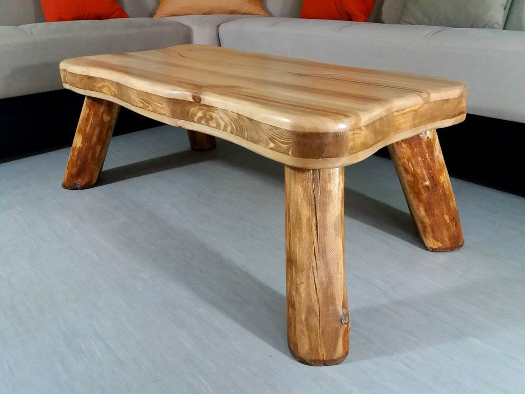 Mesa Boscosa, tribal de madera natural con líneas suaves y únicas en cada pieza de Nauzet