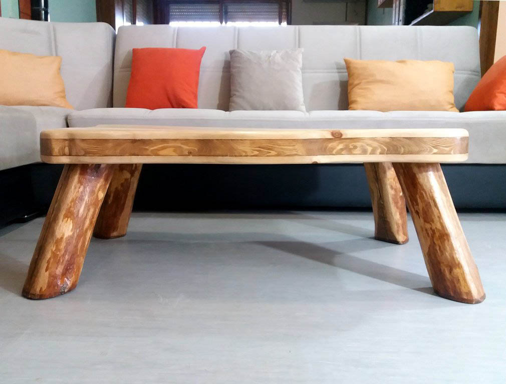 Mesa Boscosa, tribal de madera natural con líneas suaves y únicas en cada pieza de Nauzet