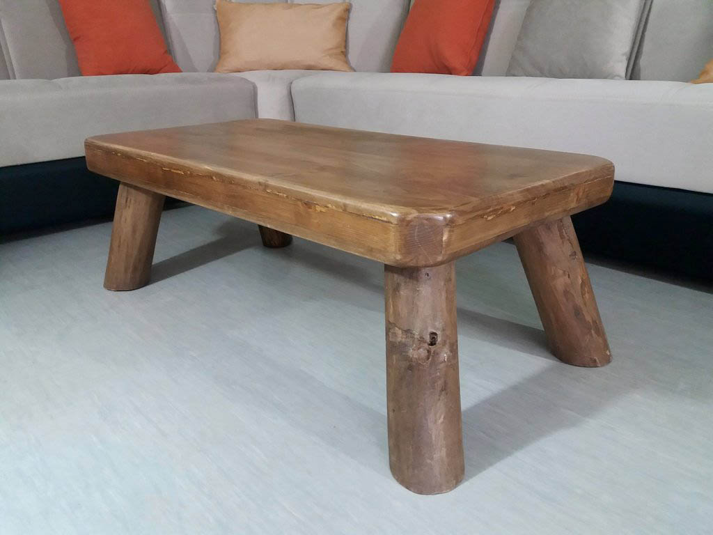 Mesa japonesa Sakura, tradicional con líneas sobrias, austeras y elegantes, de Nauzet