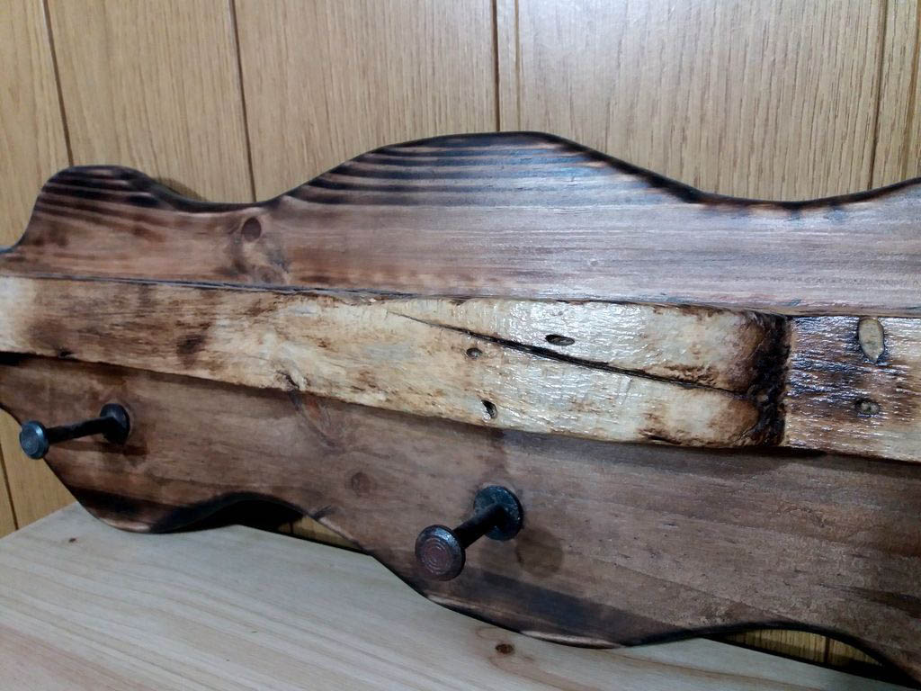 Perchero Yugo, creado a partir de un yugo antiguo, de Nauzet